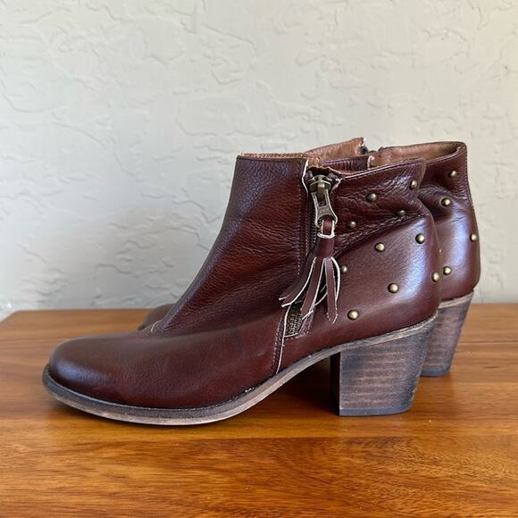 Eric Michael brown leather bootie boot heels size 38 - Picture 1 of 6